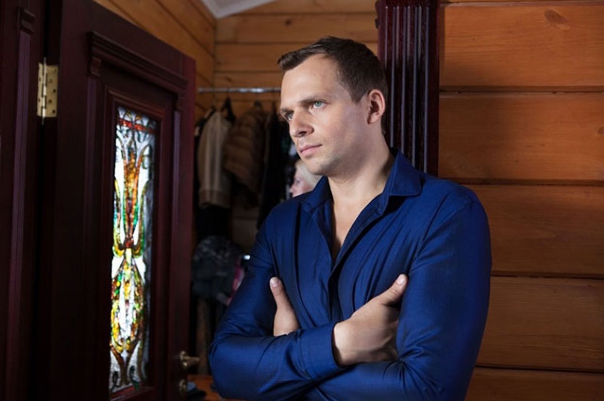Актер янин. Алексей янин сериал Дочки матери. Сериал студенты янин. Алексей янин состояние здоровья на сегодня 2021. Актер из сериала Дочки матери Алексей янин