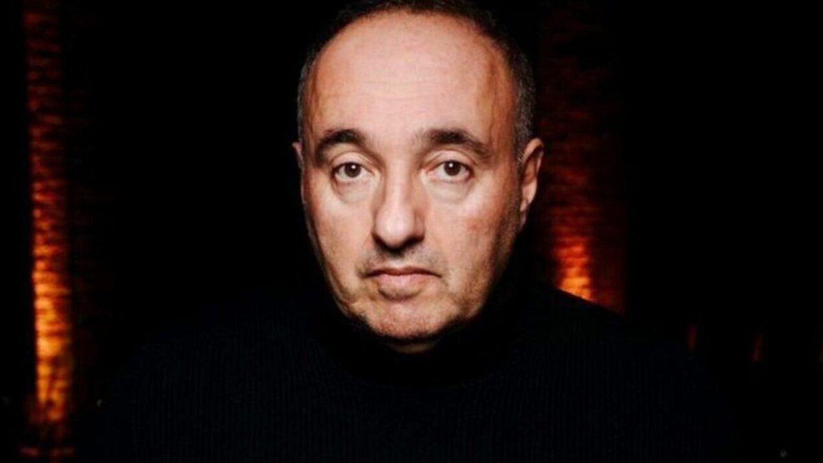     Басманный суд Москвы заочно арестовал Александра Роднянского* (на фото) по обвинению в распространении фейков о действиях ВС РФ. Как сообщает ТАСС, его объявили в международный розыск.