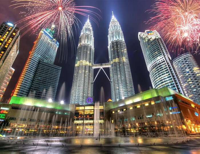 ЧИТАЙТЕ ТАКЖЕМинцифры отошло от цифровых атташе
Создание службы цифровых атташе от Минцифры перешло в ведение Минпромтога, а появление первых атташе в загранаппарате ведомства с планового 2022 г. отодвинуто на неопределенное время. Страной, в которую сначала отправится российский представитель, станет Малайзия.