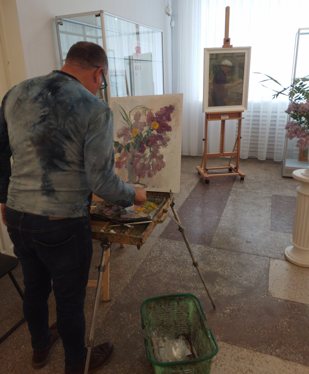 Рисуем сирень с художником Михаилом Левшиным.