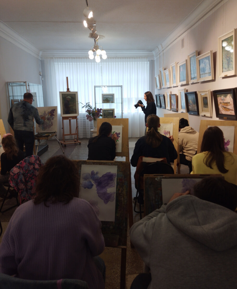 Рисуем сирень с художником Михаилом Левшиным.