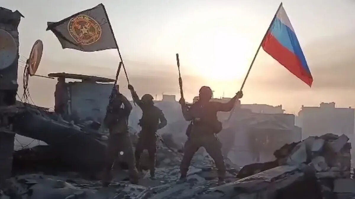 Бойцы «Вагнера» в Бахмуте. Фото: кадр из видео