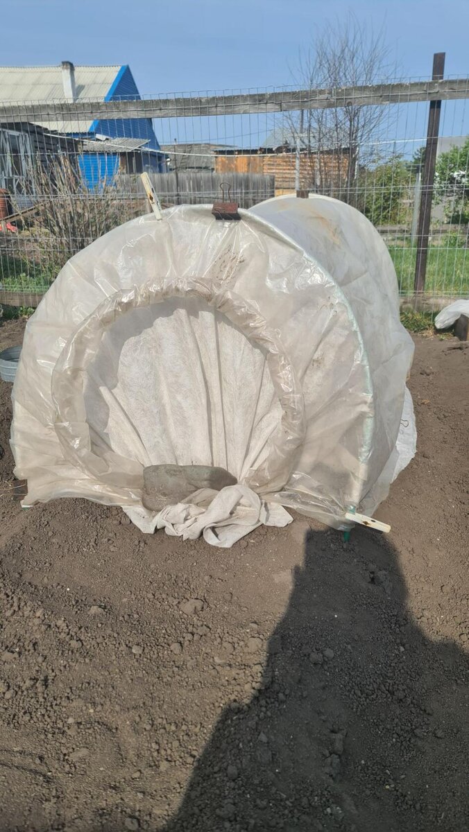 Использовала все канцелярские зажимы, пошли в ход прищепки