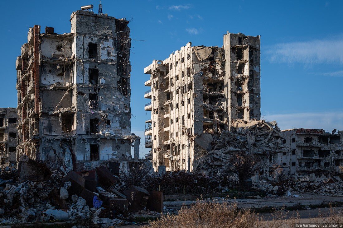  Первое впечатление при выезде из Дамаска — повсюду руины.