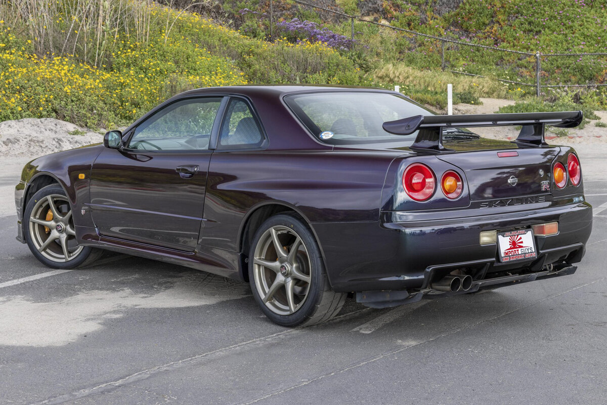    Nissan Skyline GT-R   
Cars&Bids