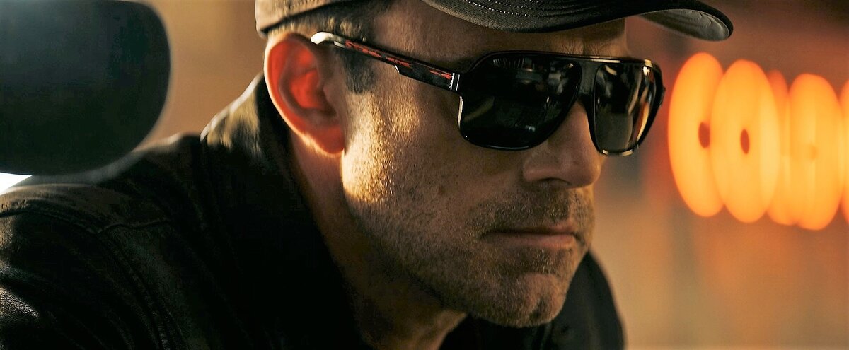 Сорвиголова? Кадр из к/ф «Гипнотик».