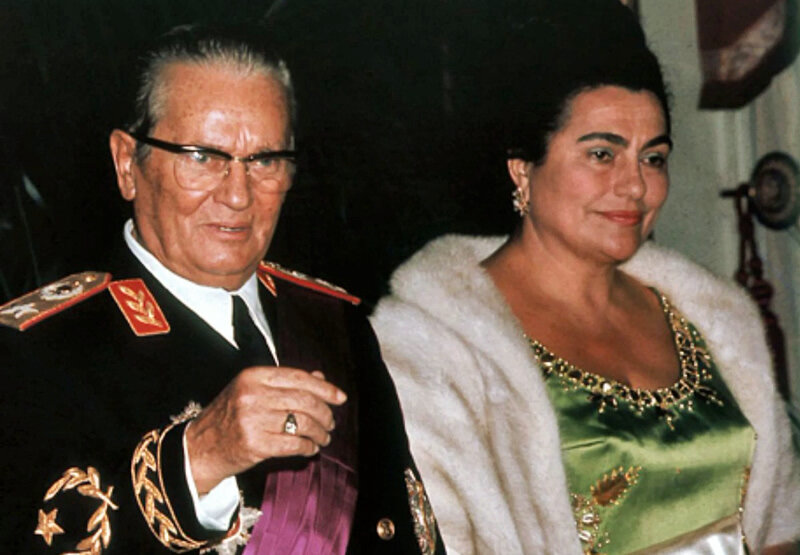 Супруги Тито на приеме у королевской семьи Нидерландов. 1970 г. Общественное достояние