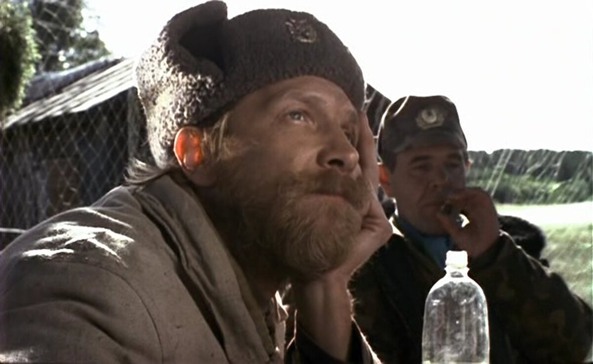 Кадр из фильма "Особенности национальной охоты"