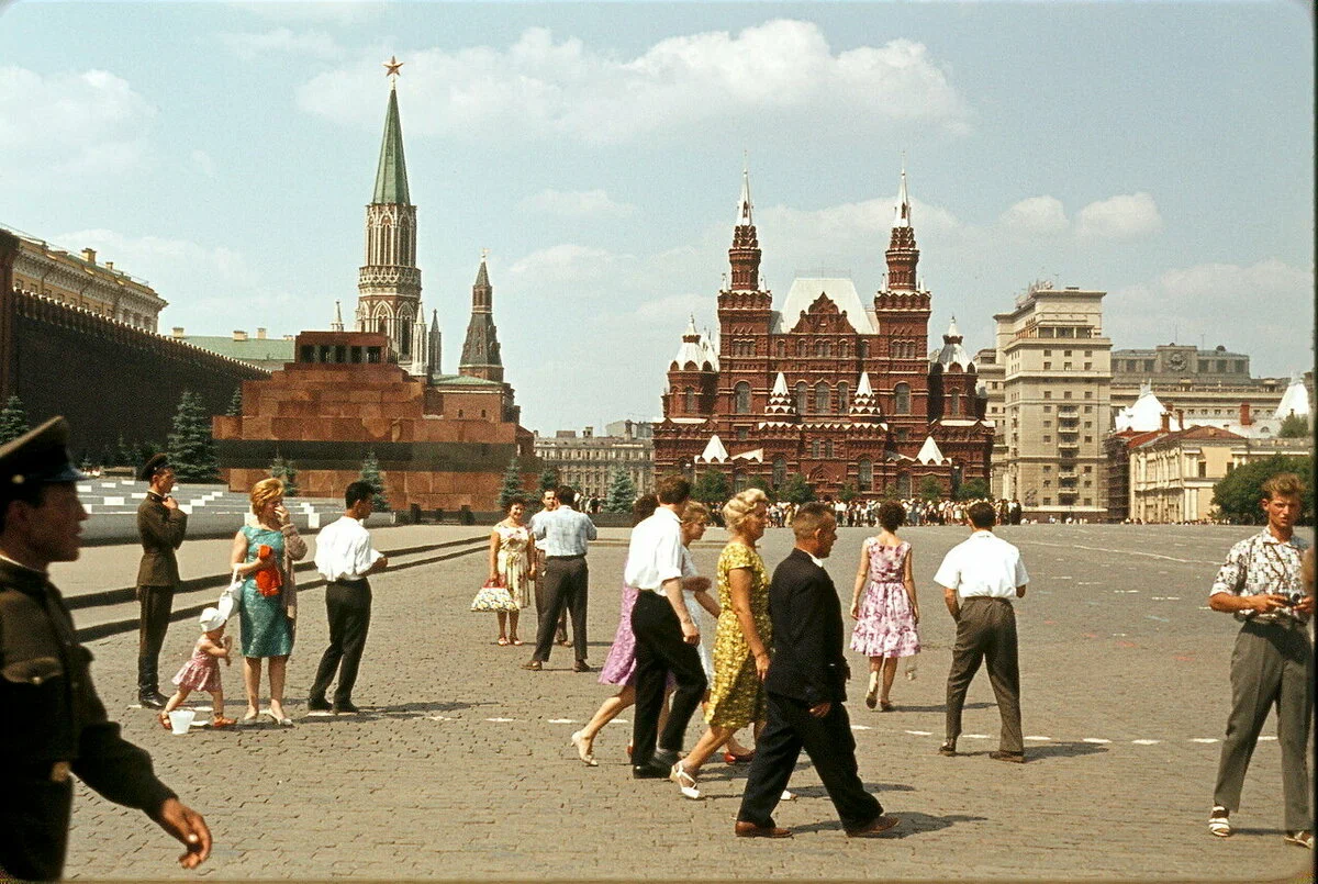 Советское время делу время