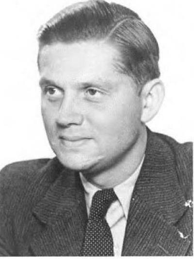 Улыбающийся В. Шелленберг. Фото из открытых источников Интернета.