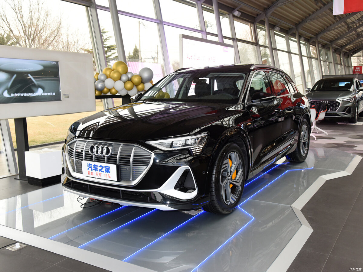 SUV унаследовал черты лучших разработок немецкого автоконцерна, включая гибриды.