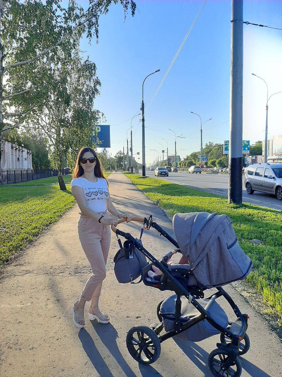 Жаркий июнь 2021 года, гуляем по городу.