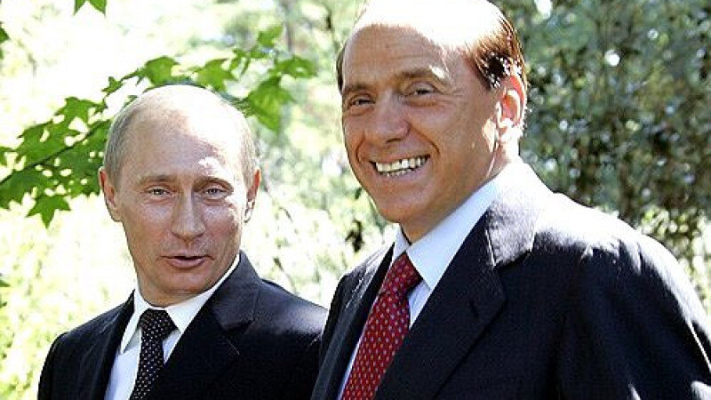     Сильвио Берлускони и Владимир Путин. Сочи, 2005 год. kremlin.ru