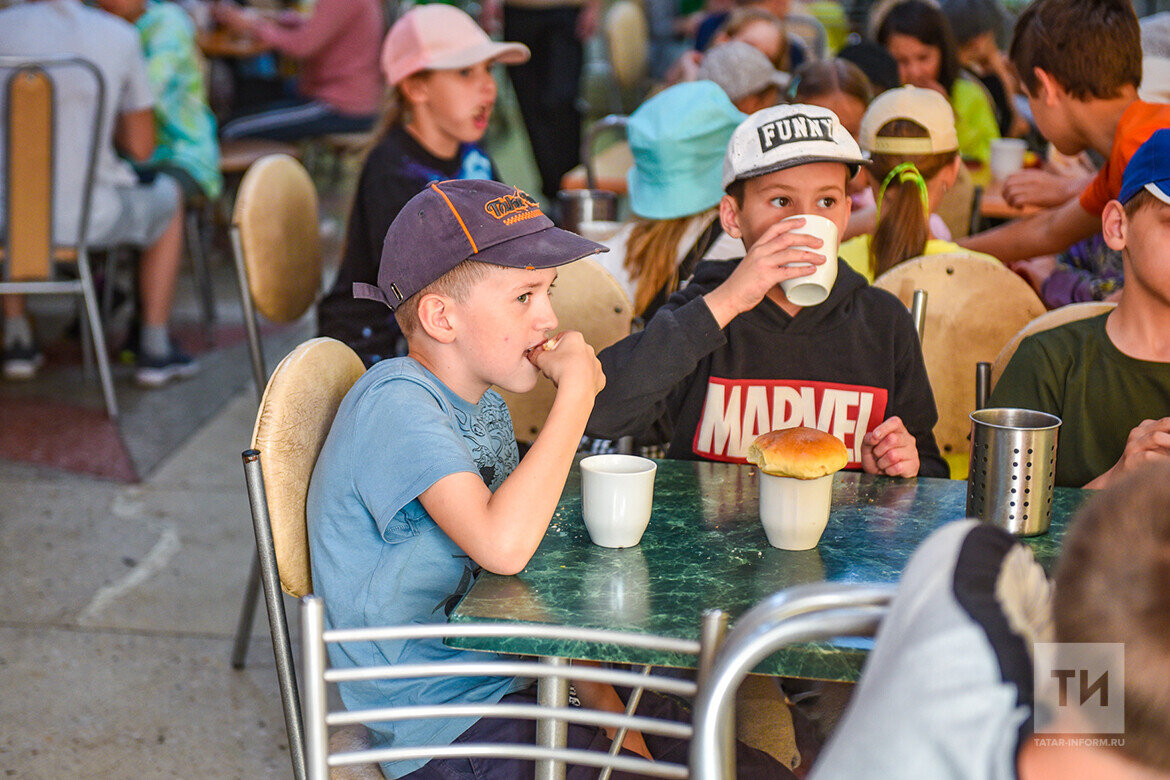 ​Всего на территории Набережных Челнов открыто 46 пришкольных лагерей и 44 лагеря труда и отдыха. Фото: nabchelny.ru