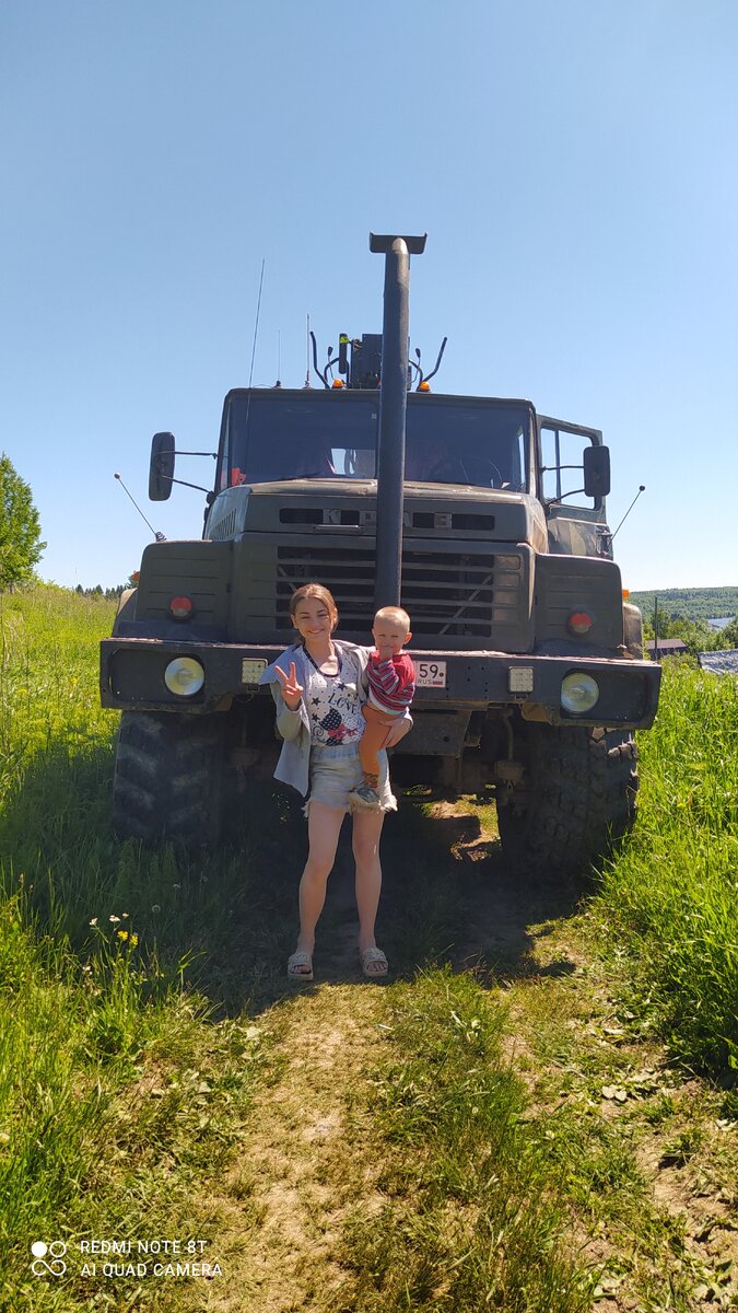 Муравьишки у большой бибики🤣