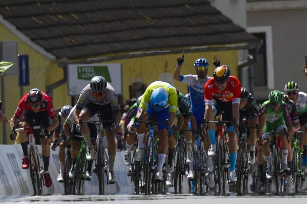 Дилан Груневеген  📷
