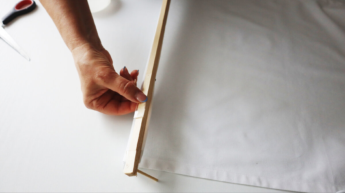 У меня белые простыни и кольца от шторки для ванной не лежат без дела в ...