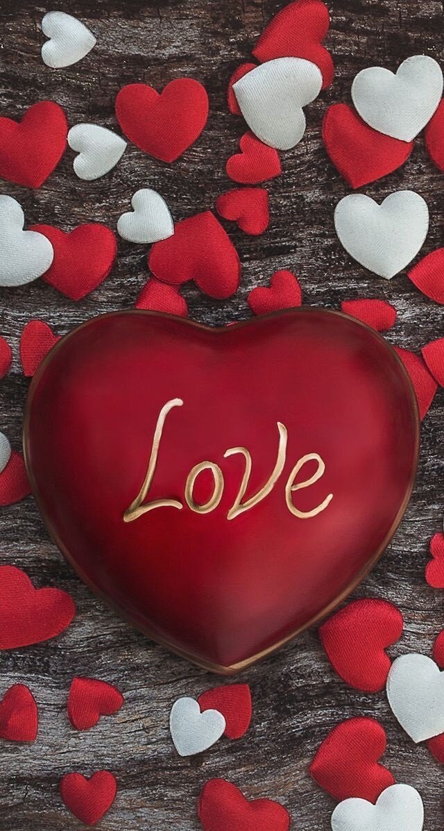 Любовь к себе-здоровое понимание личных качеств,способностей,и признание собственных недостатков.Любовь к себе обусловлена положительным отношением к себе:уважением и заботой. Это очень важные критерии,которые показывают,насколько вы себя любите, и готовы ли вы принятьсебя таким,какой вы есть. Чтобы полюбить себя нужно прежде всего полюбить не только свои достоинства,но и недостатки,вместо того,чтобы комплексовать из-за них. Не надо стремиться быть идеальным,потому что это невозможно. Любить себя значит нравиться себе таким,какой ты есть. Любовь бывает к своей внешности,характеру,воспитанию,вкусам,способностям..Человек по достоинству Их понимает и любит.