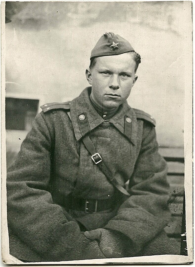 Мастер психологической драмы, глубокий исследователь проблемы нравственного выбора. В конфликте «человек и обстоятельства», составляющем центральную тему прозы Быкова, проявляются и высокие, и самые низменные качества личности; герои писателя или навсегда ломаются, теряя честь, совесть, достоинство, либо ценой невероятных усилий и жертв одерживают нравственную победу над злом.