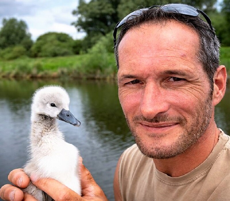 Теперь эта птичка – полноправный член семьи главного героя рассказа