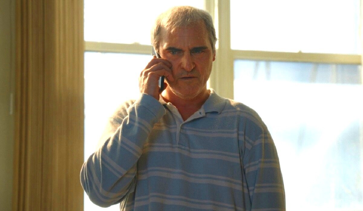 - Аллё! Нет, не Джокер. Но он вам перезвонит, если хотите! 