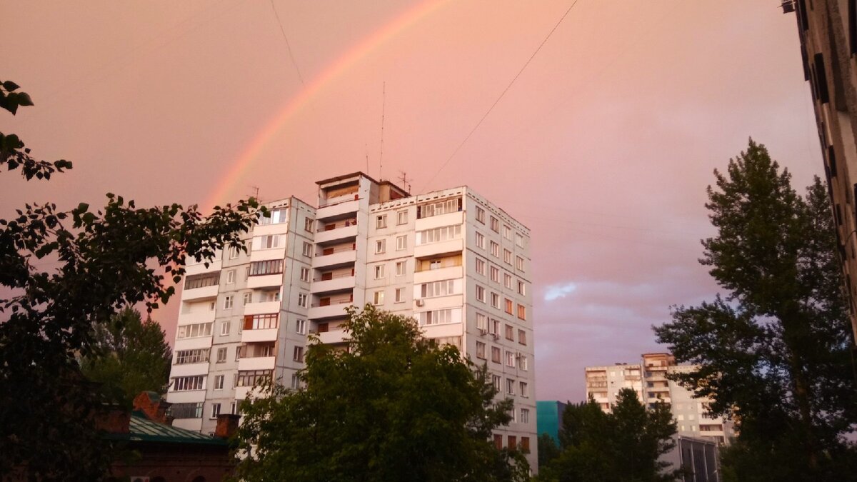     Важные темы и новости уходящего дня — в вечернем дайджесте Муксун.fm.