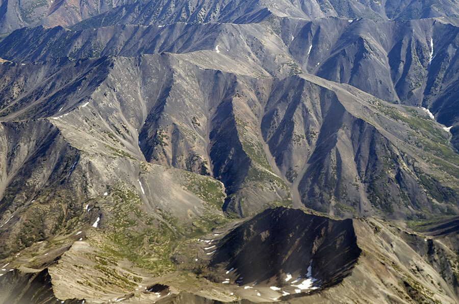 Russian mountains chain. Верхоянские горы Якутии. Горы Верхоянский хребет. Верхоянский хребет Якутия. Верхоянские горные хребты.