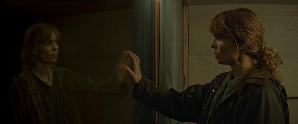 Кадр из фильма Superposition. Режиссер: Каролине Люнгбю. Оператор: Сине Вадструп Брукер. Производство: Beo Starling, Citizen Jane Productions, Det Danske Filminstitut, Film i Skåne, New Danish Screen, Way Creative Films. Показ в России: Про:взгляд