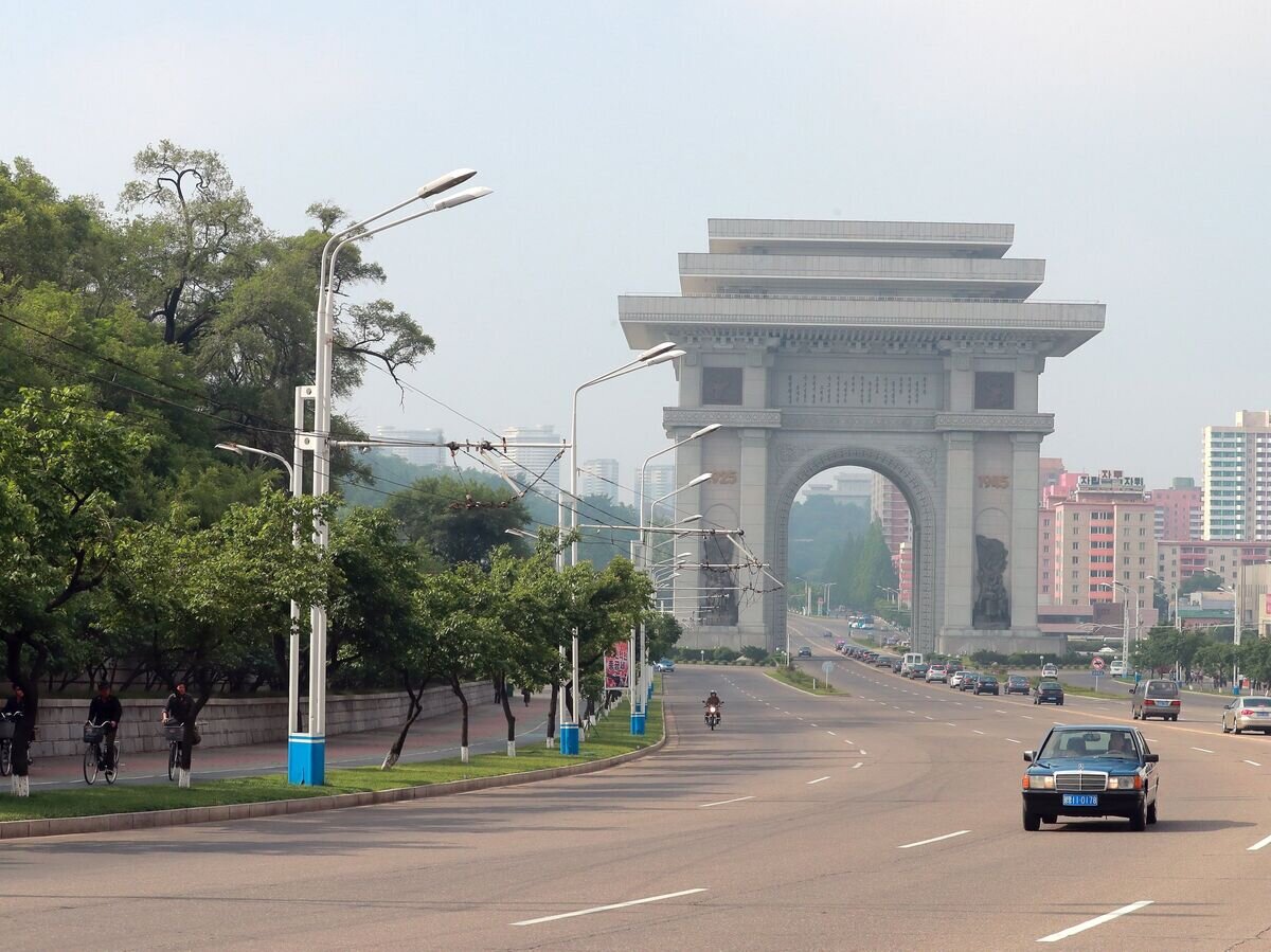    Триумфальные ворота в Пхеньяне© РИА Новости / Виталий Белоусов