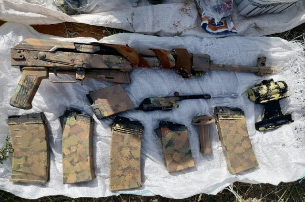    Полицейские изъяли у астраханца самодельный обрез и гранату
