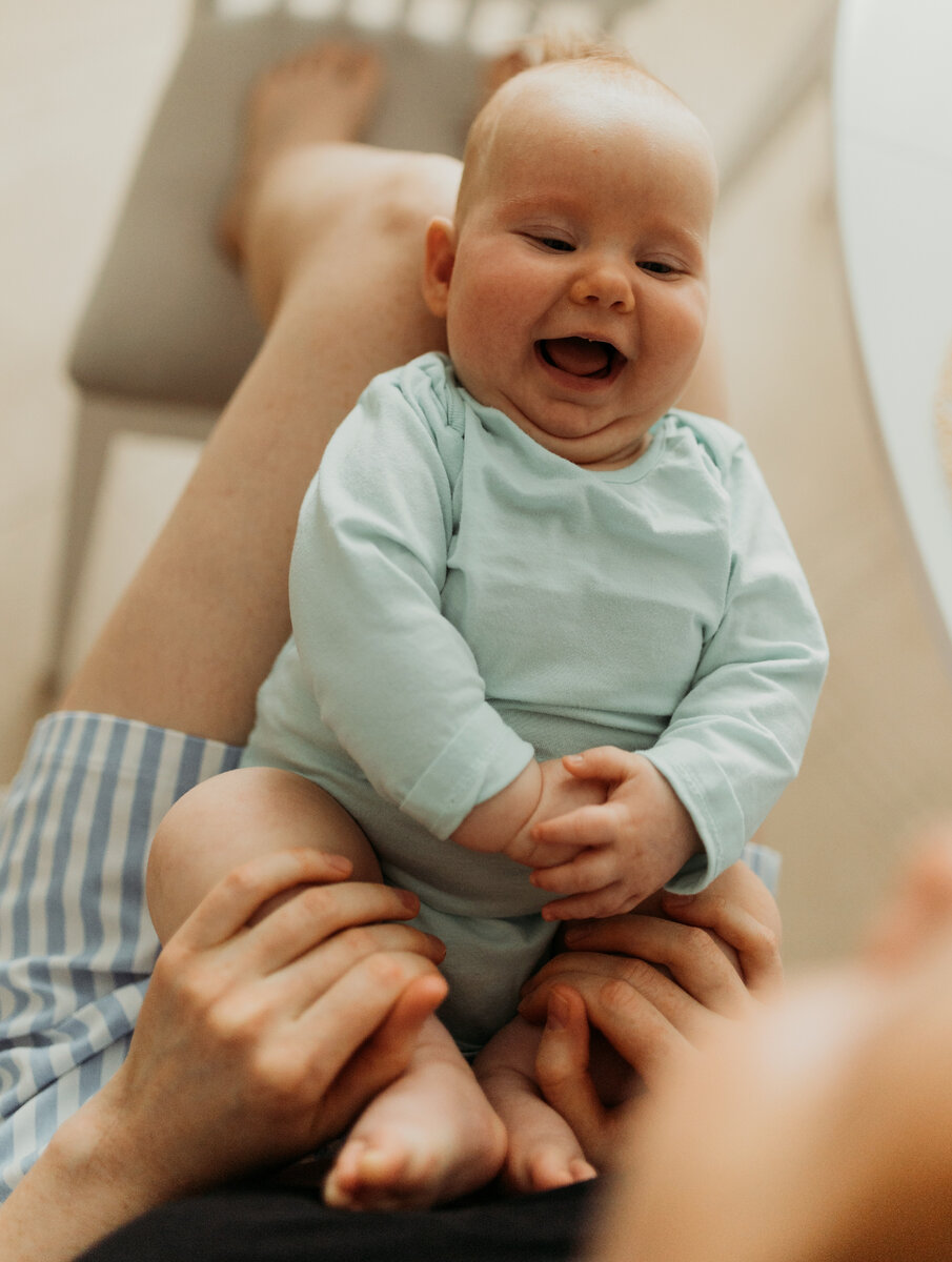 Результат "щекотушек" у девочки с отменным аппетитом