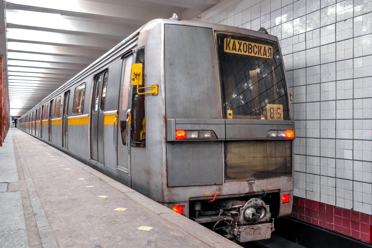 Вагон метро яуза