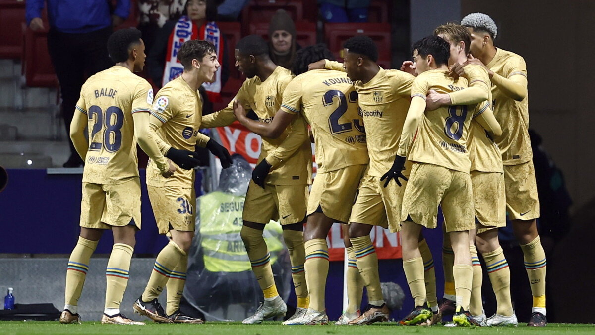    "Барселона" постарается вскрыть оборону "Атлетико". Фото: REUTERS