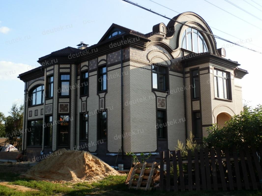 Проект трёхэтажного дома 453 м2 в стиле барокко с мансардным этажом и эркерами - PA-51