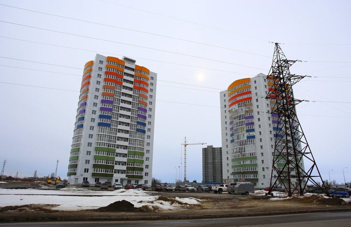    Власти Нефтеюганска ответили горожанам, обеспокоенным, что в их микрорайоне до сих пор нет школы