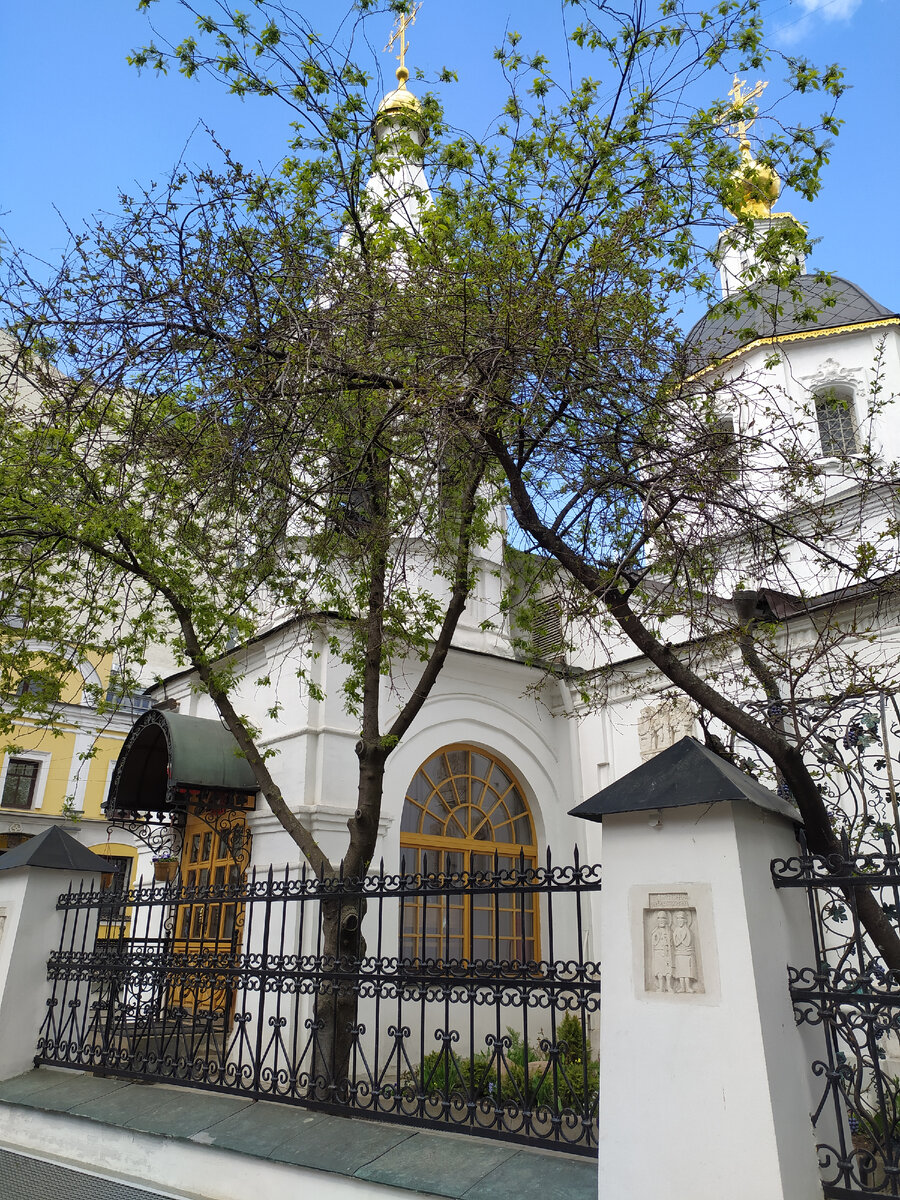 Храм в честь Вознесения Господня на Большой Никитской улице в Москве (фото автора)