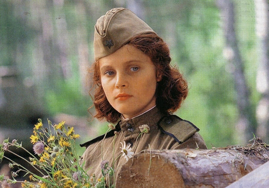 На фото Екатерина Вуличенко в фильме "Звезда"