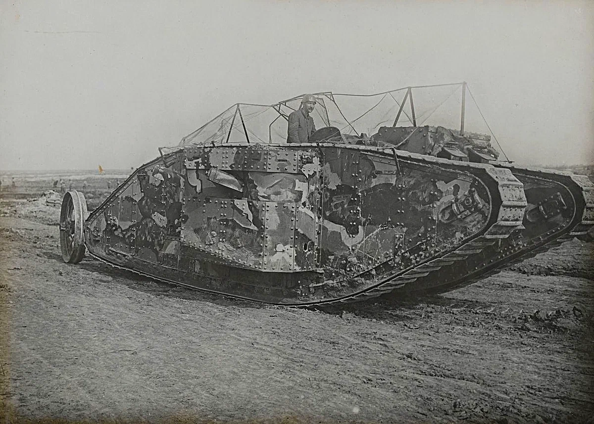 Когда появились первые танки. Танк mk1 самец. Mark mk1. Mark 1 1916. MK 1 Tank.