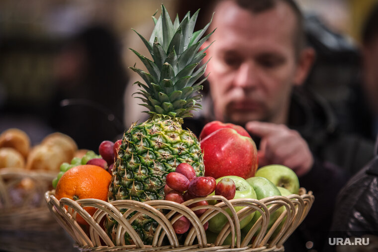    Магазин специализируется на продаже различных овощей и фруктов