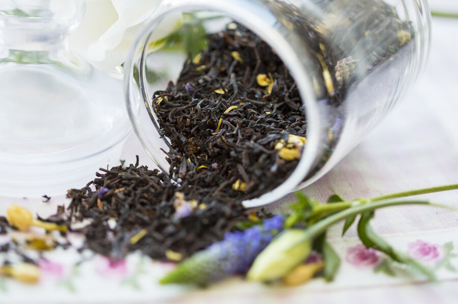 И выглядит такой чай очень привлекательно, чего не скажешь о вкусовых свойствах