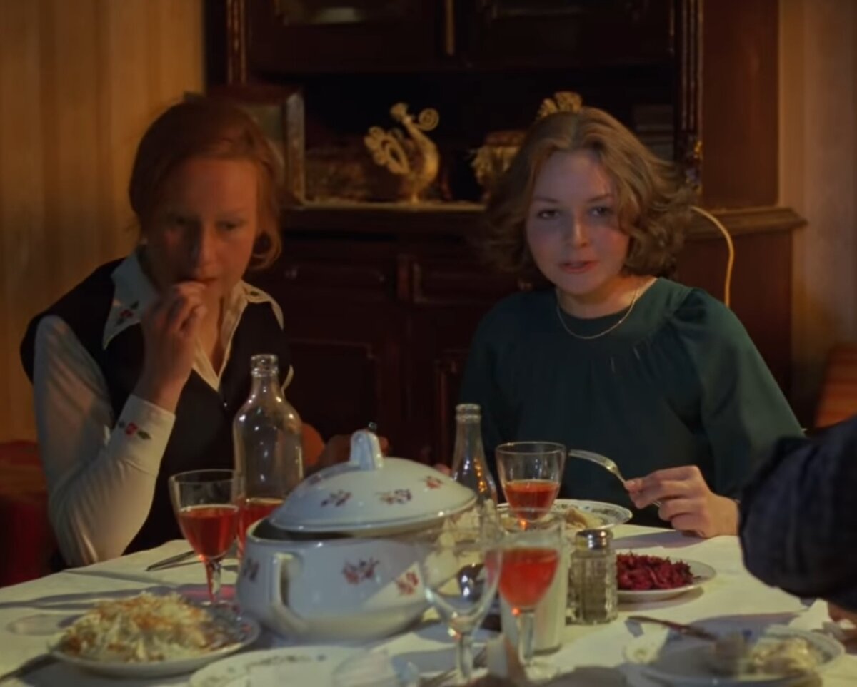 И скочет, и скочет... Алевтина из фильма "Экипаж" Скриншот