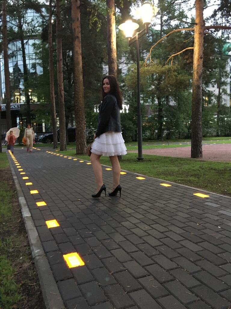 Фото того периода. В красной куртке-жду масэктомию, в черной-химиотерапию. Делаю вид, что все это не со мной.