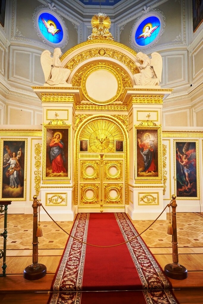 Из 700 икон гатчинской Дворцовой церкви 
сохранилось лишь четыре