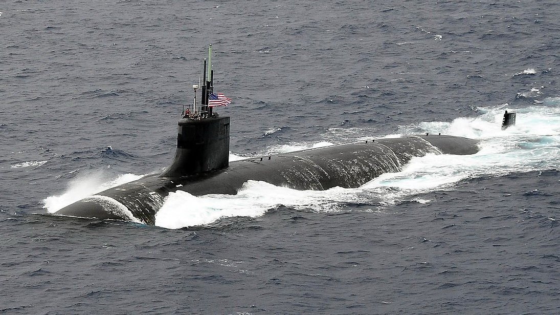 Американская АПЛ USS Connecticut в надводном положении. Фото: commons.wikimedia.org