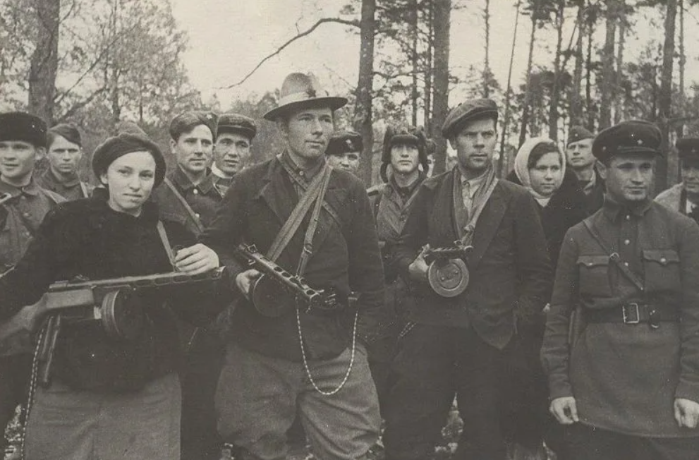 Подвиг белорусского народа. Белорусские Партизаны 1943. Партизанский отряд «Советская Белоруссия» бригады им. Пономаренко. Белорусские Партизаны в годы Великой. Белорусский Партизанский отряд имени Буденного.