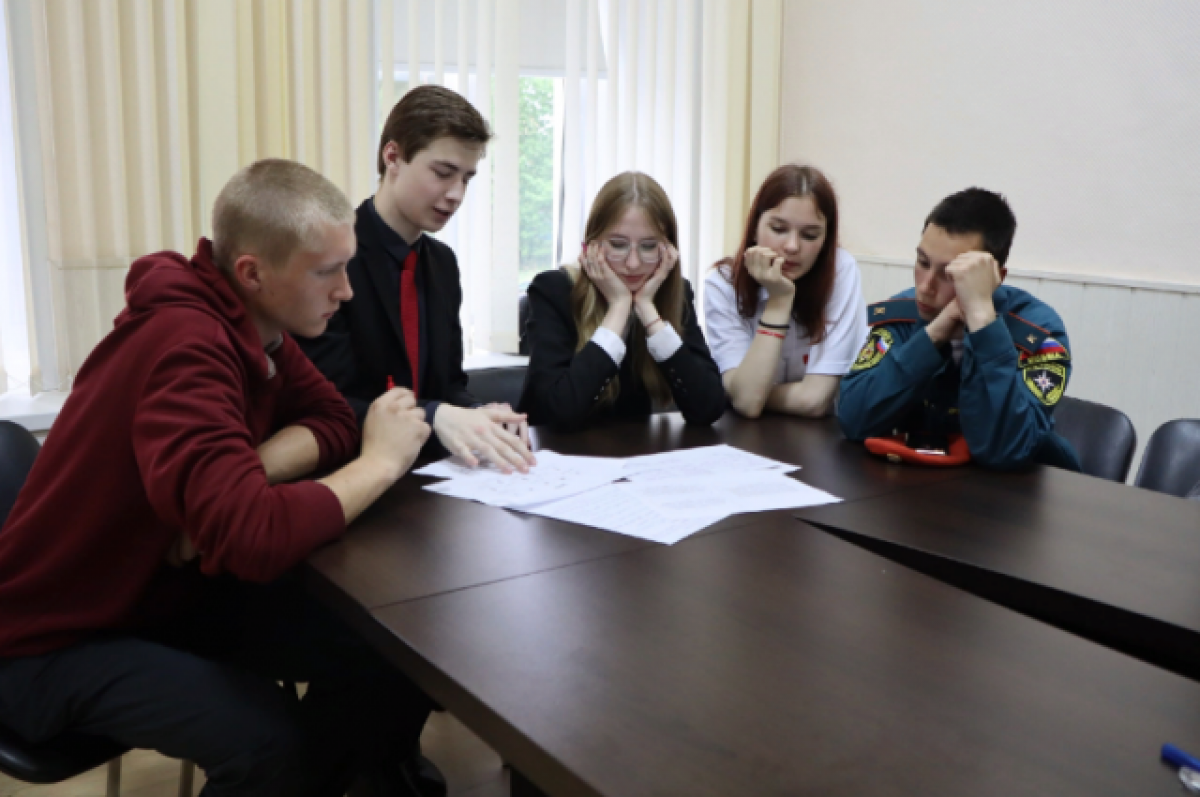   В администрации Ржевского округа прошла встреча активной молодёжи