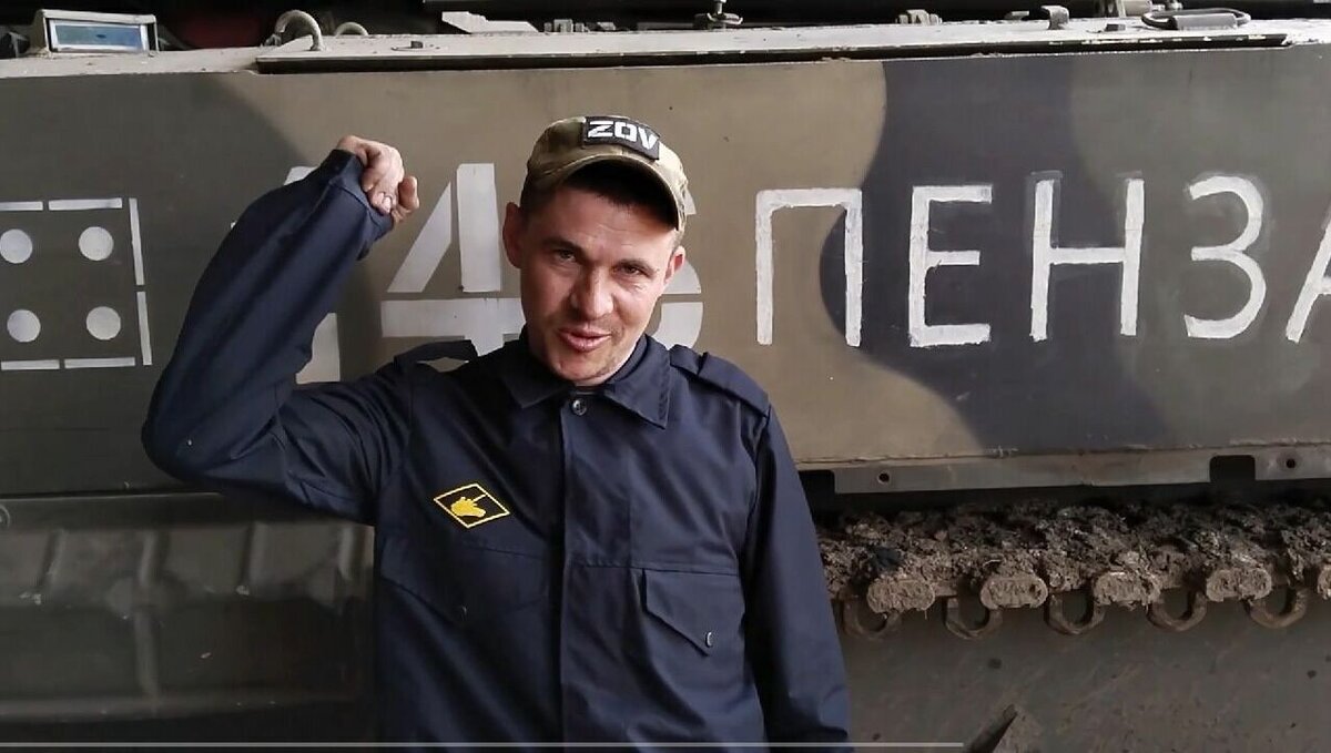     Военнослужащий из Ростовской области работает в составе эвакуационной группы в зоне спецоперации, сообщило Минобороны в Telegram-канале.