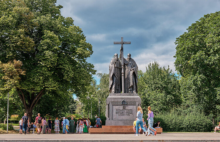 Памятник Кириллу и Мефодию Фото: legion-media.ru