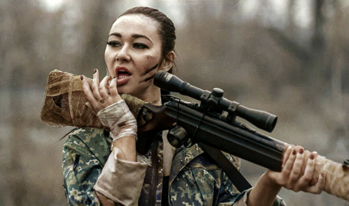 Белые колготки снайперы. Чеченские снайперши в плену. Снайперши белые колготки. Снайперша. Валькирия снайперша.