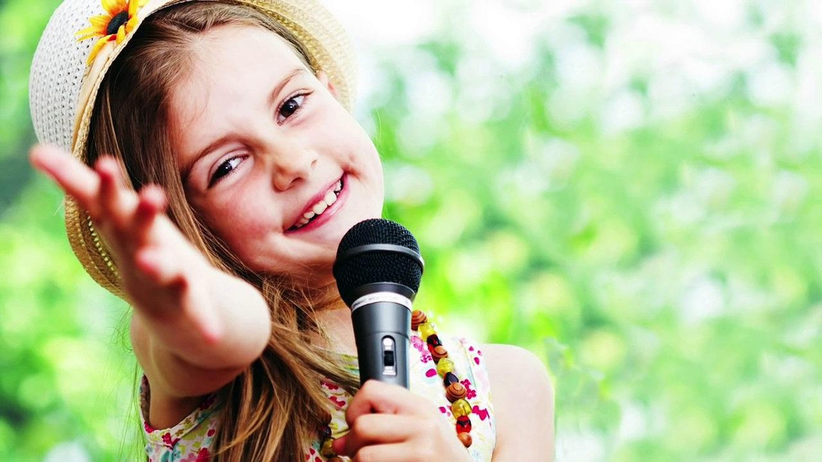 Музыкальная одаренность детей. Игра на музыкальных инструментах. Скрипка для детей. Ребенок с микрофоном. Вероника федотова вокал.